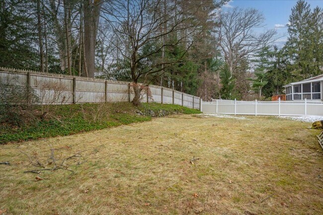 Building Photo - Croton On Hudon 4-Bedroom 2.5-Bathroom Home