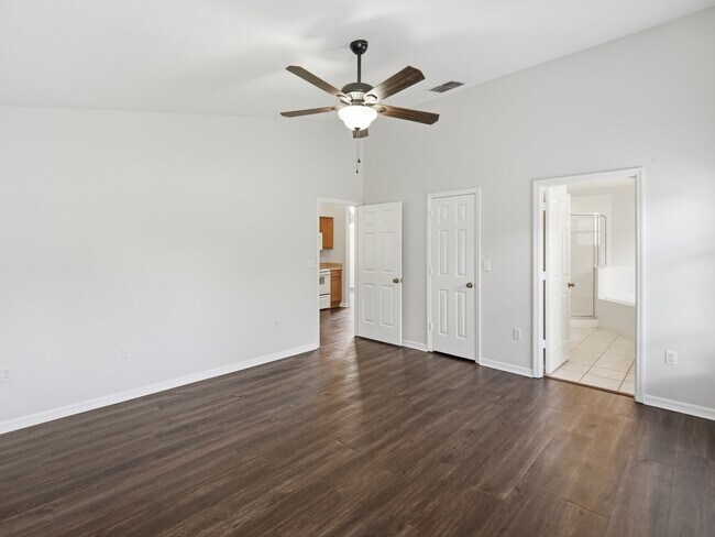 Building Photo - 2368 Sweetwater Blvd
