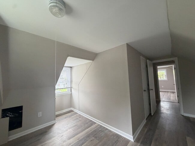 Building Photo - 3912 Pinalto Dr