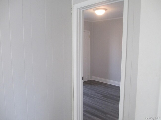 Building Photo - 40 W Broad St