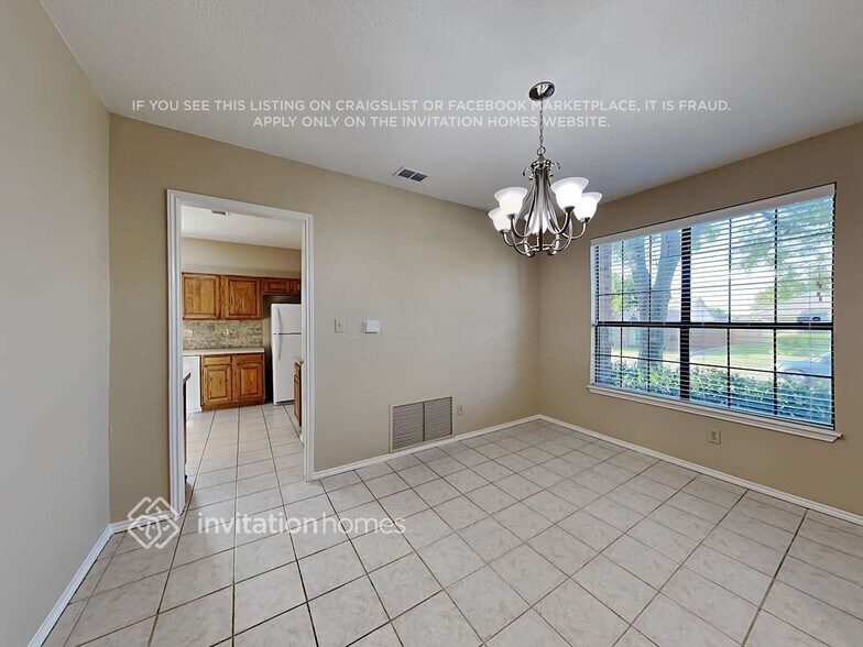 Building Photo - 2031 Crestside Dr