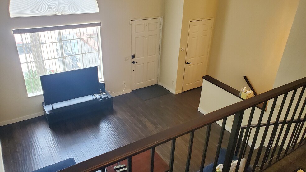 Building Photo - 8741 Darby Ave