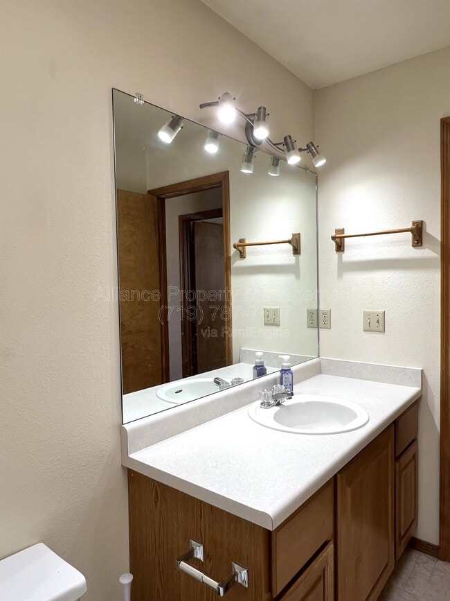 Building Photo - 6436 Peak Vista Cir