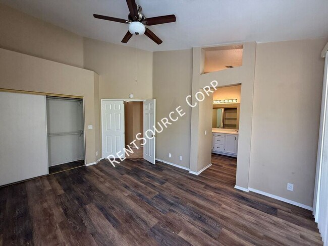 Building Photo - 38758 Almador Ct