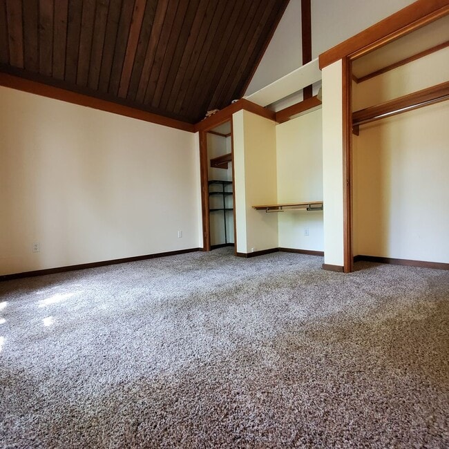 Building Photo - Cozy 2 Bed : 1Bath House Close to Schools