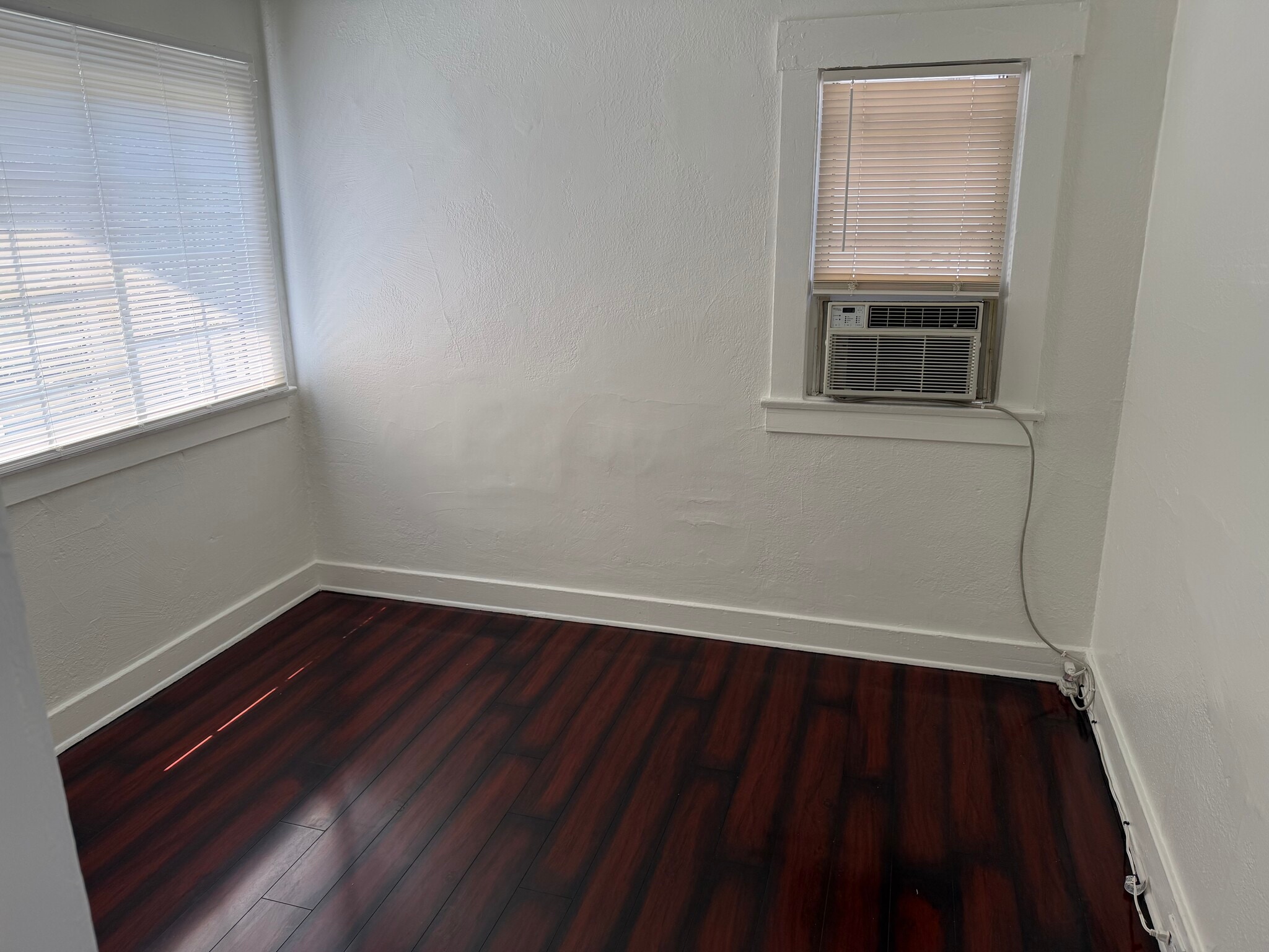 bedroom - 559 Lincoln Ave