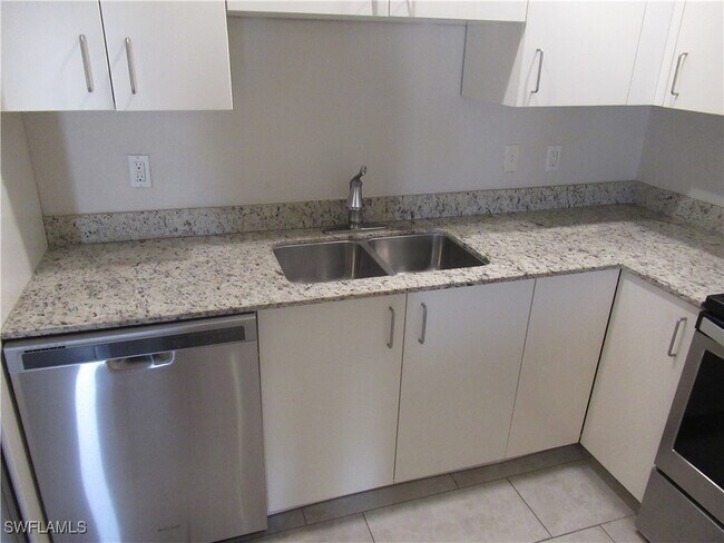 Building Photo - 6192 Principia Dr
