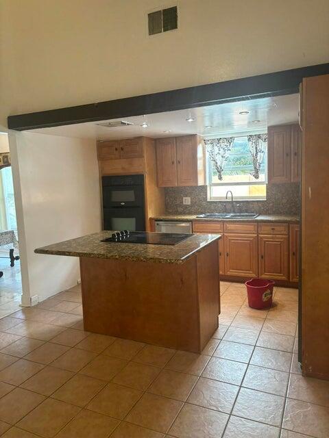 Building Photo - 650 Toxaway Dr