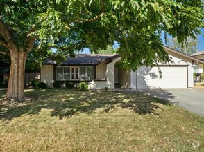 Building Photo - ADORABLE Rosemont 4/2!!!  PLEASE READ ENTI...