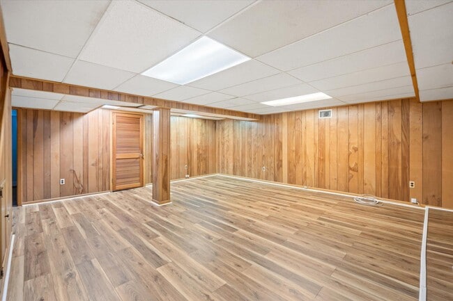 Building Photo - 7014 Beechwood Dr
