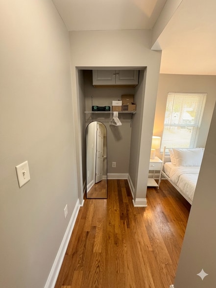 Building Photo - 1033 Palmetto Ave SW