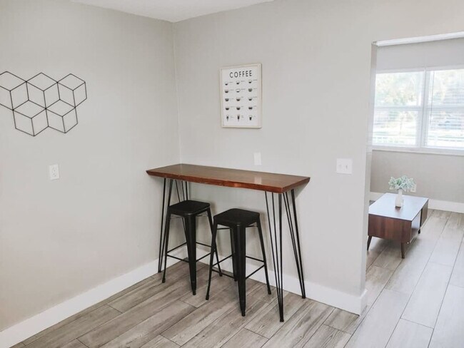 Building Photo - 50 Davie Blvd