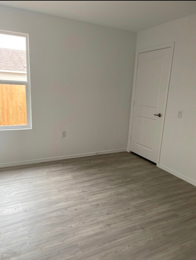 Building Photo - 4535 Glades Wy