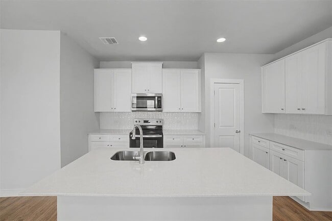 Building Photo - 17502 El Hidalgo Dr