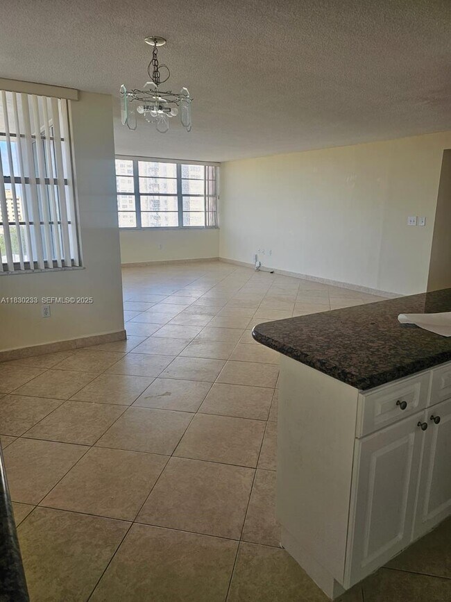 Building Photo - 18011 Biscayne Blvd