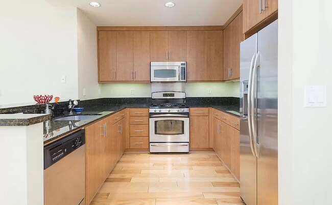 Building Photo - 288 3rd St