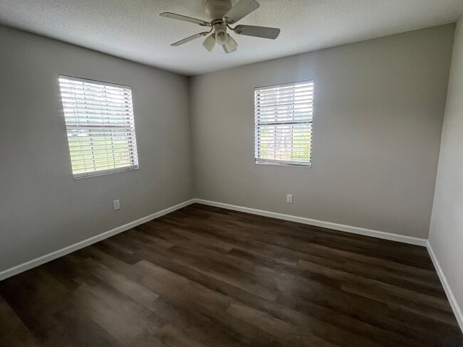 Building Photo - Charming Updated 3 Bedroom, 2 Bath Brick H...