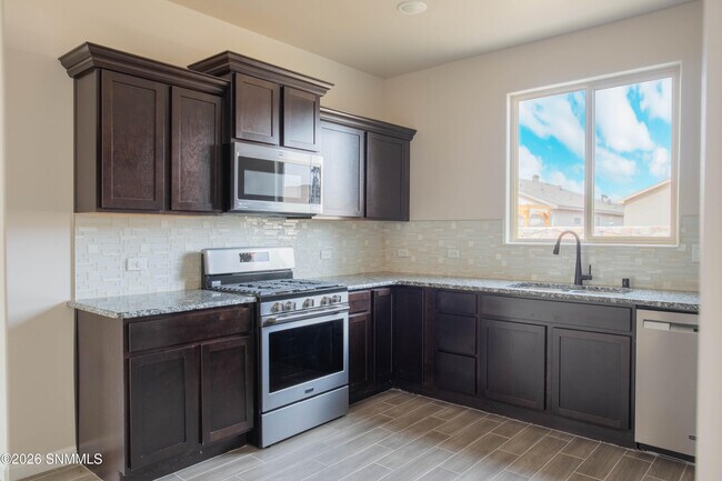 Building Photo - 4709 Elsinore Ave