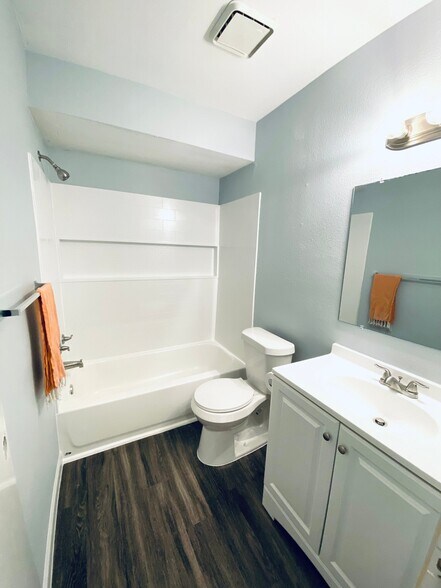 Building Photo - 7259 Elm Trail Dr