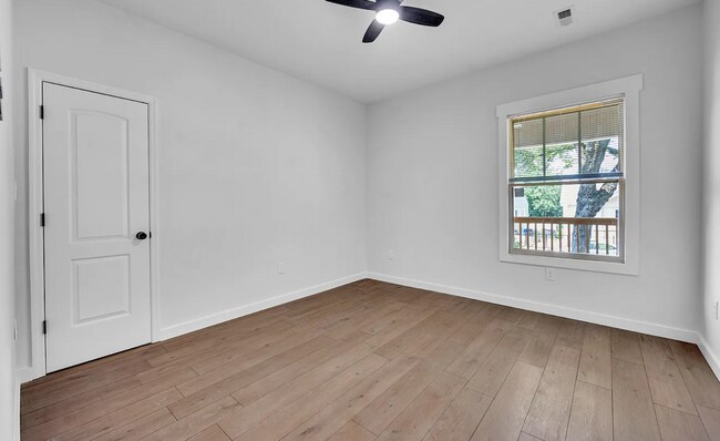 Building Photo - 1521 36th Pl N