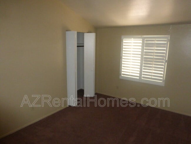 Building Photo - 2139 E Sanos Dr