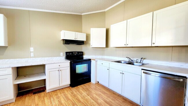 Building Photo - 19610 Alta Vista Dr