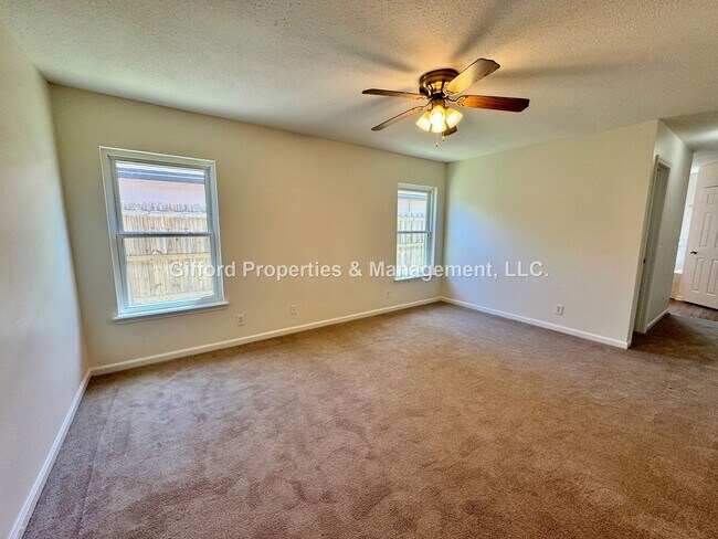 Building Photo - Beautiful 4 Bedroom / 2 Bathroom Harbor Winds Home w/ Solar Panels