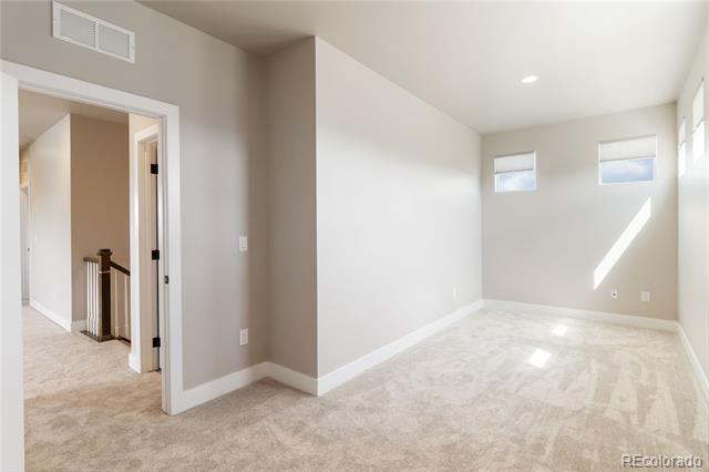 Building Photo - 2554 Eastview Dr