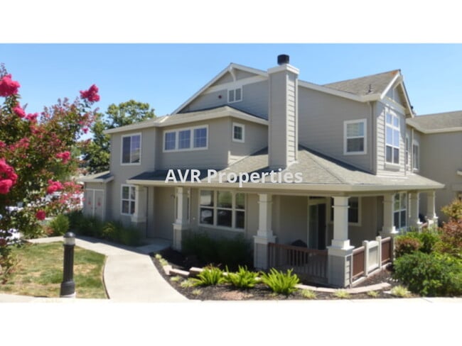 Primary Photo - Fantastic Livermore end unit town-home loc...