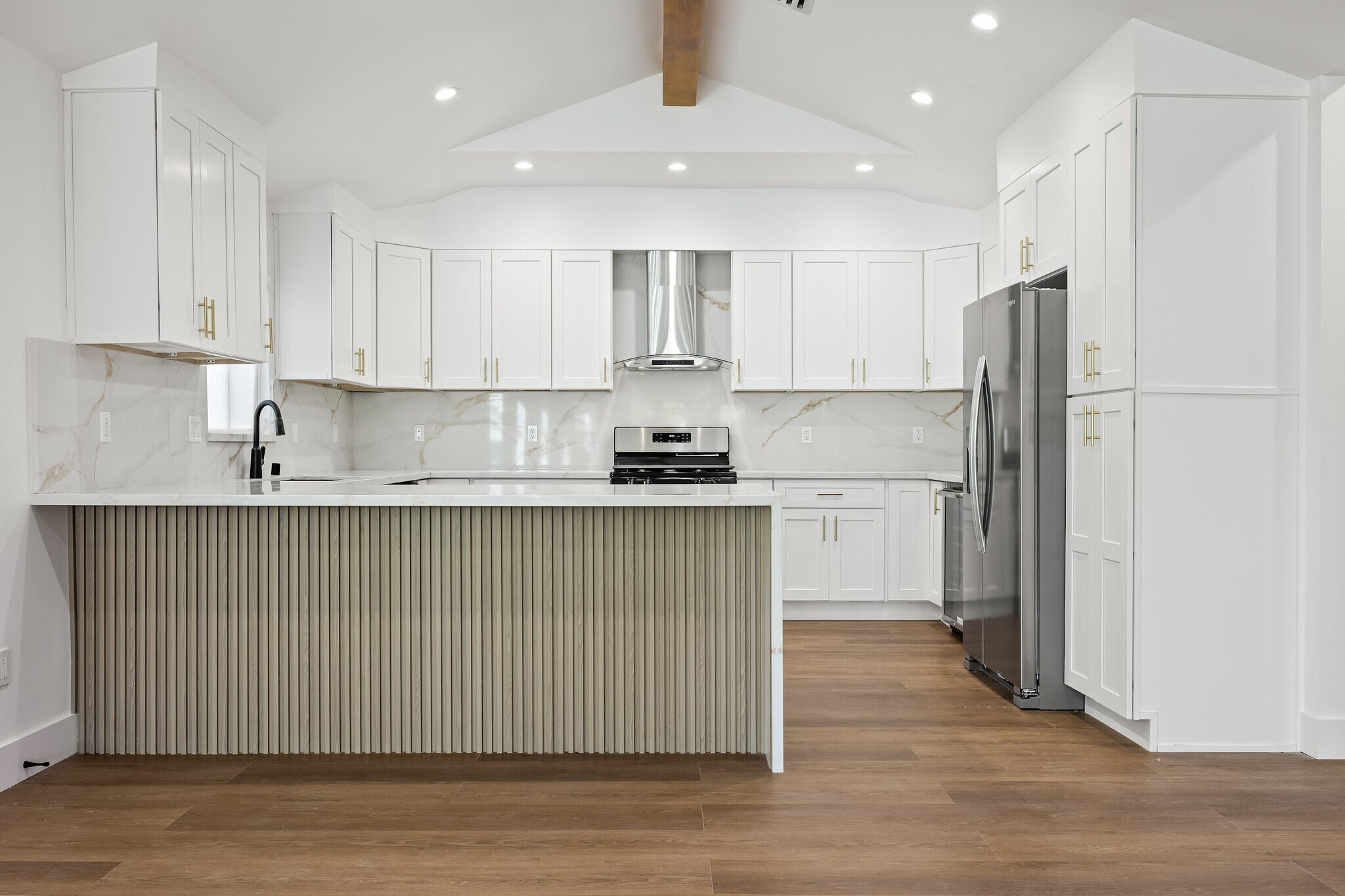 Building Photo - 212 W 64th St