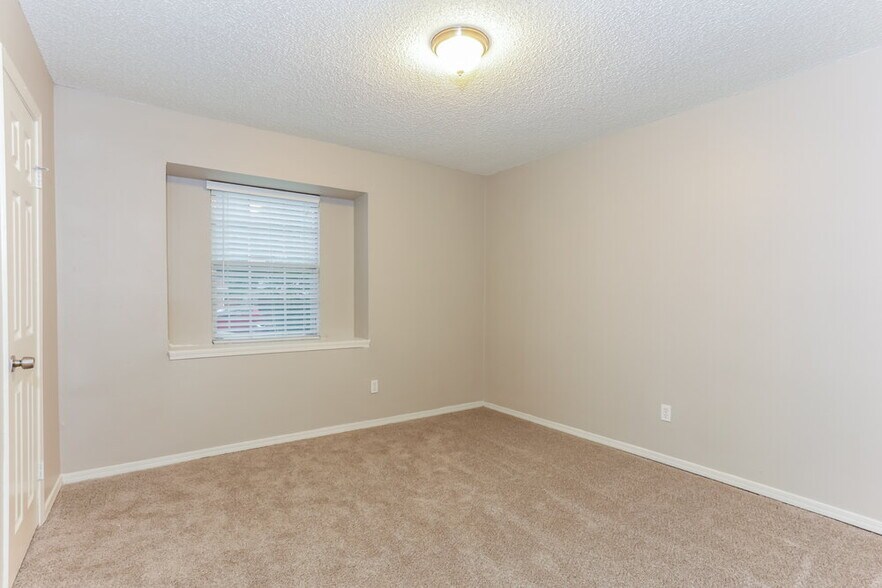 Building Photo - 230 Lemon Dr