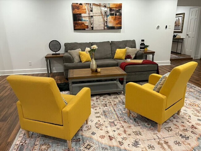 Building Photo - 17211 Rolling Creek Dr