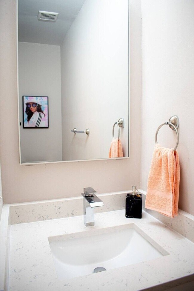 Building Photo - Glamorous Ybor Home • near Downtown