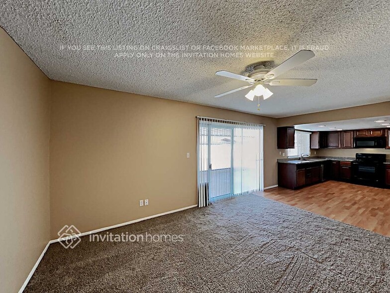 Building Photo - 4602 W Paradise Dr