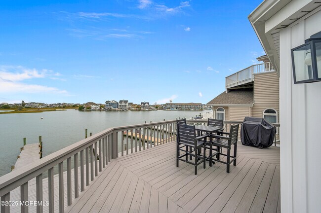 Building Photo - 28 Harborside Dr E