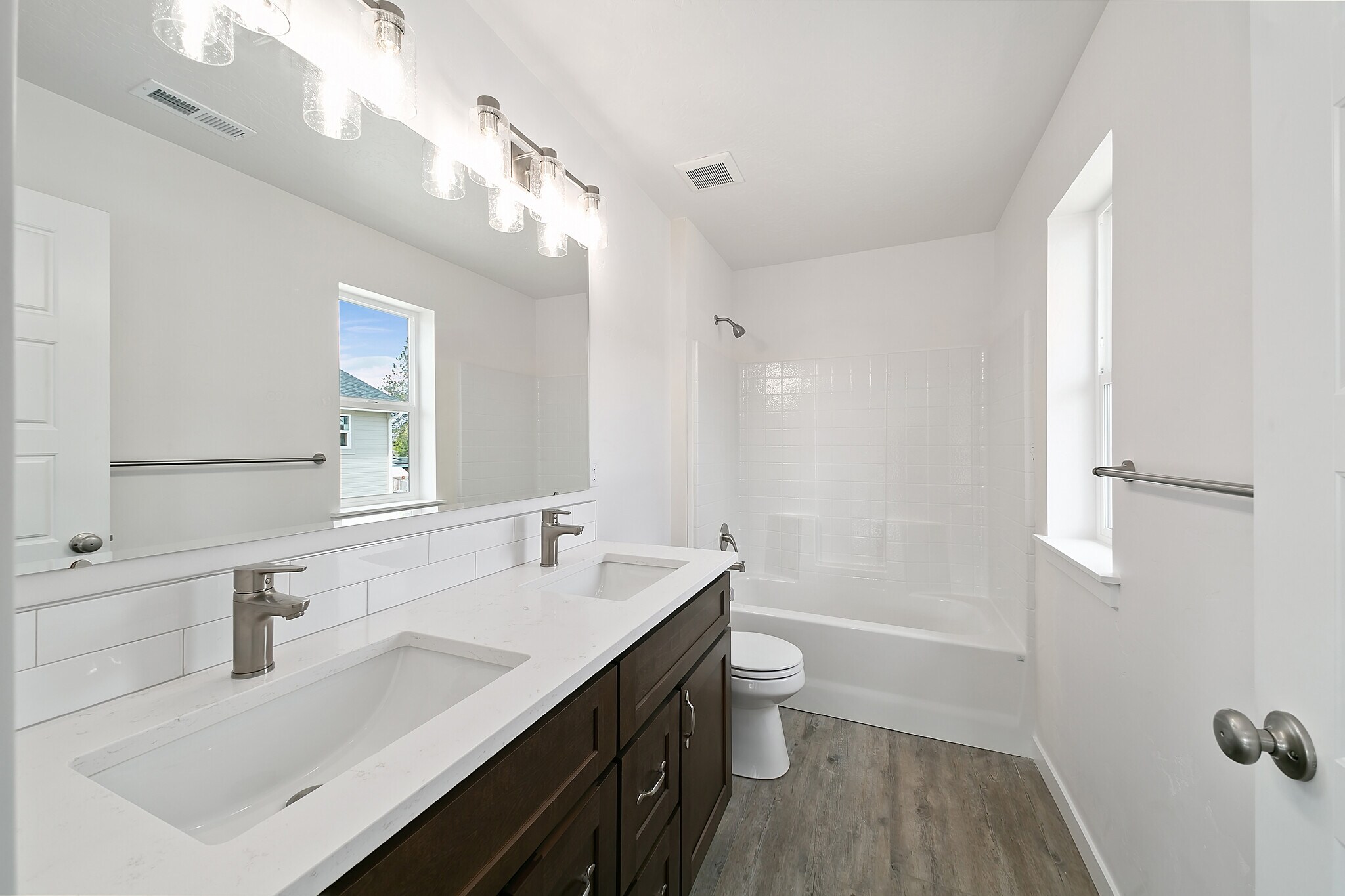 Building Photo - 1328 N Meridian Rd