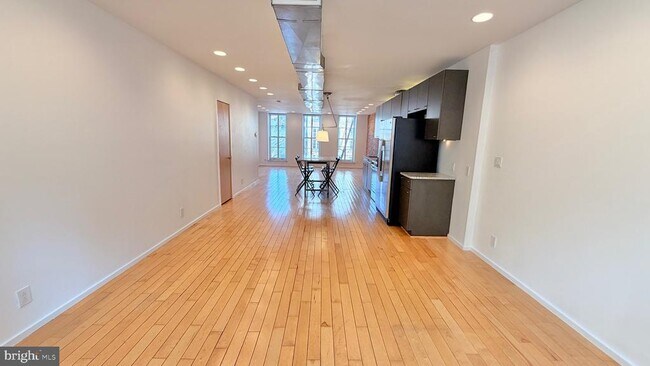 Building Photo - 136 N 3rd St