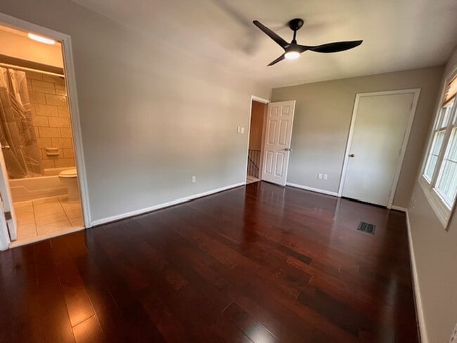 Building Photo - 8501 Westover Ct