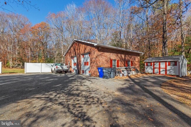 Building Photo - 6245 Cracklingtown Rd