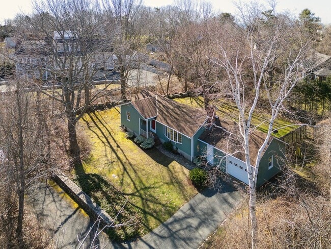 Building Photo - 17 Hillside Rd