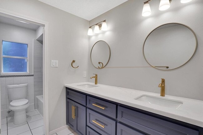 Building Photo - 2022 Bristlecone Pl