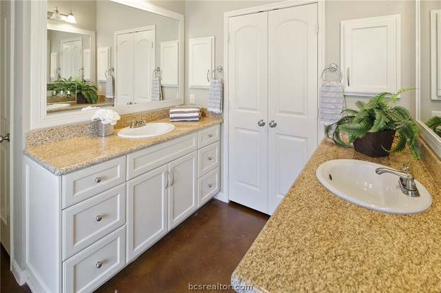 Building Photo - 4289 Hollow Stone Dr