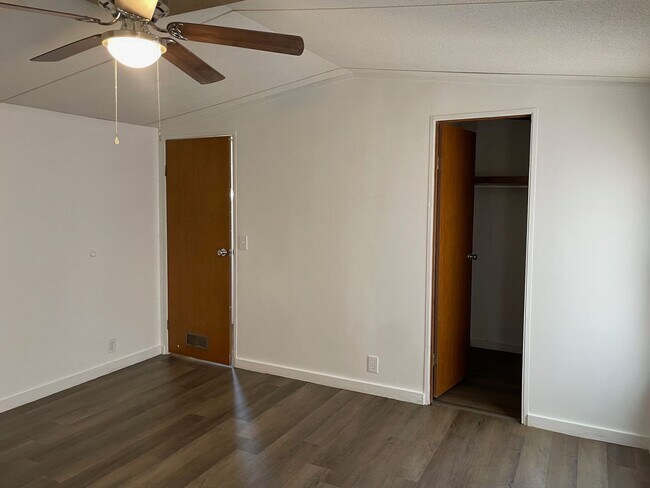 Building Photo - 3 BED, 2 BATH MOBILE HOME