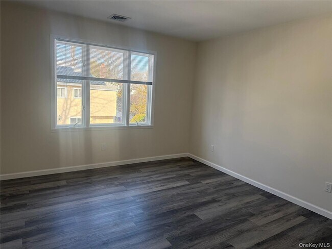 Building Photo - 261 Wilson Ave