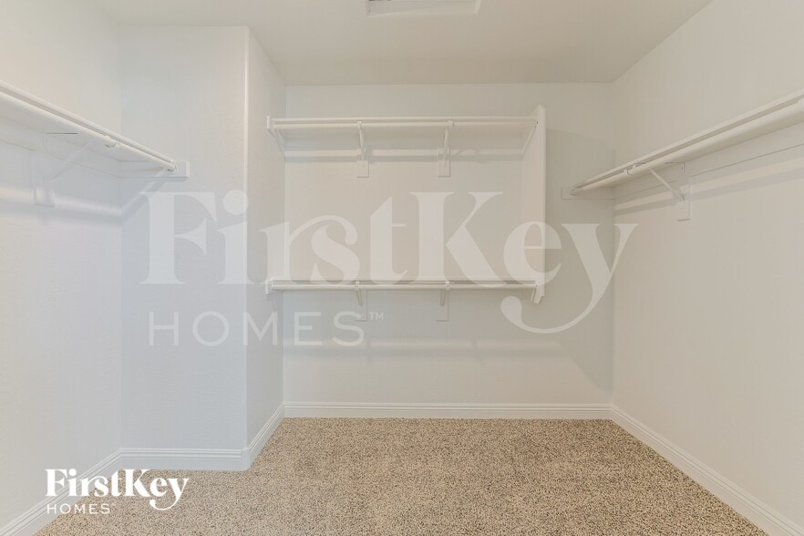 Building Photo - 257 N Sunrise