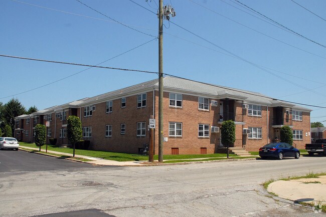 Primary Photo - Hartwell Apartments