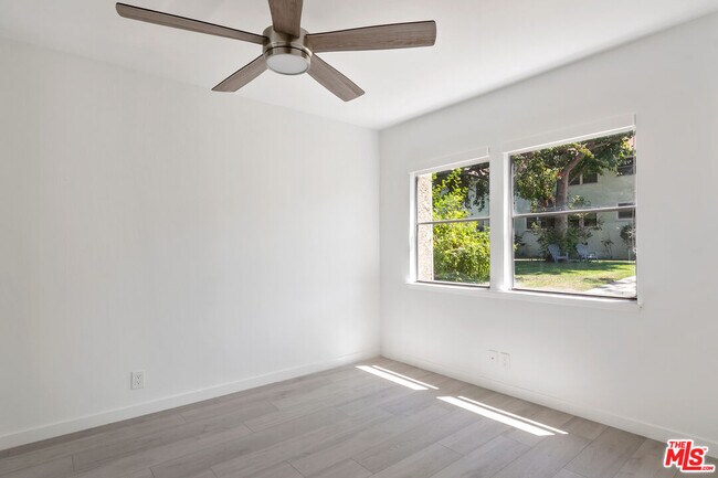Building Photo - 3635 Kalsman Dr