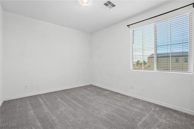 Building Photo - 1118 Junipine Ave