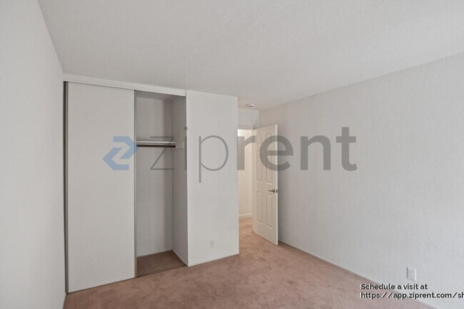 Building Photo - 2000 Rock St