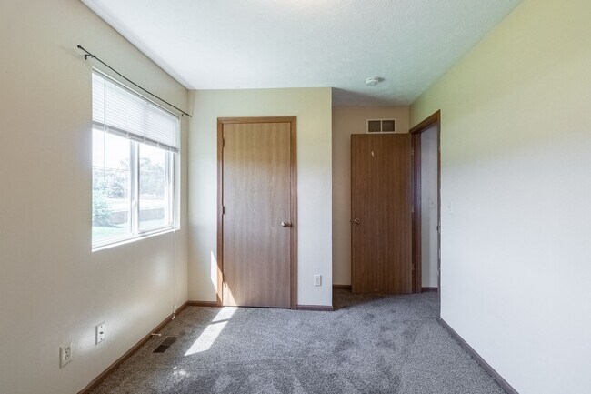 Building Photo - 2231-2237 SW 19